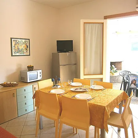 Dina/viel 公寓 比比翁